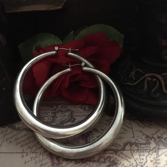 Large Puffy Hoops - Picture 7 of 8